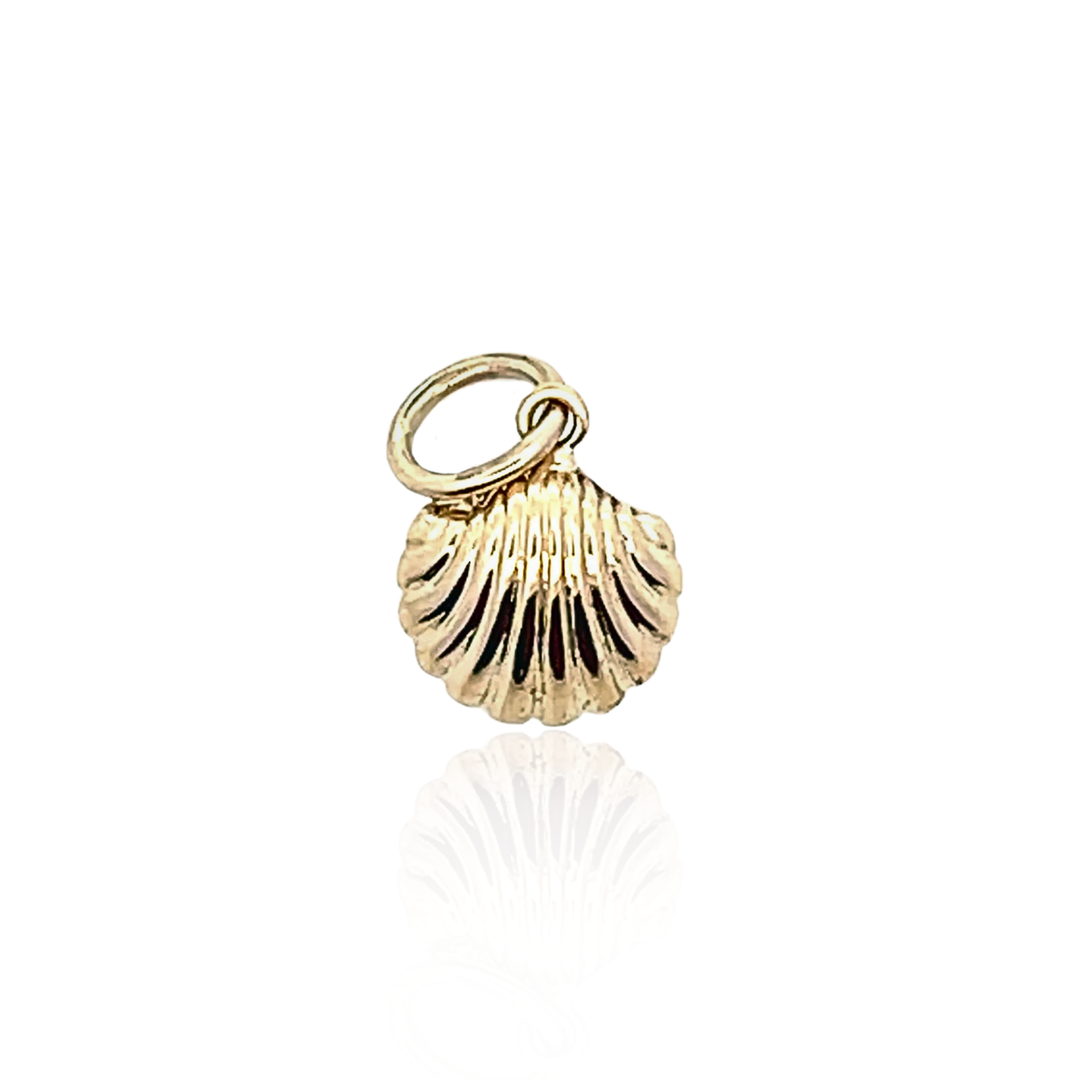 Estate 14K Yellow Gold Seashell Charm