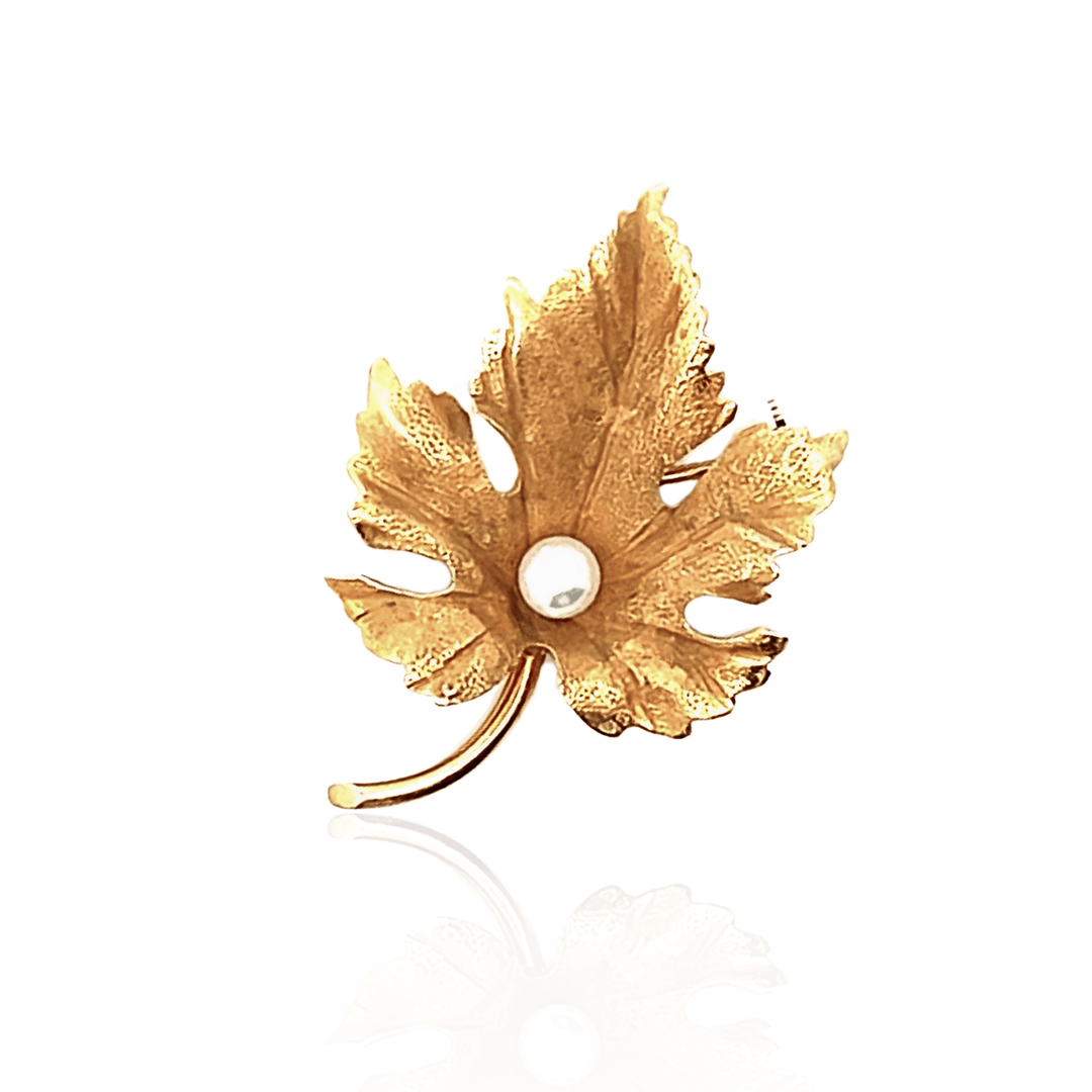 Estate 14K Yellow Gold  Freshwater Pearl Vintage Oak Leaf Pin