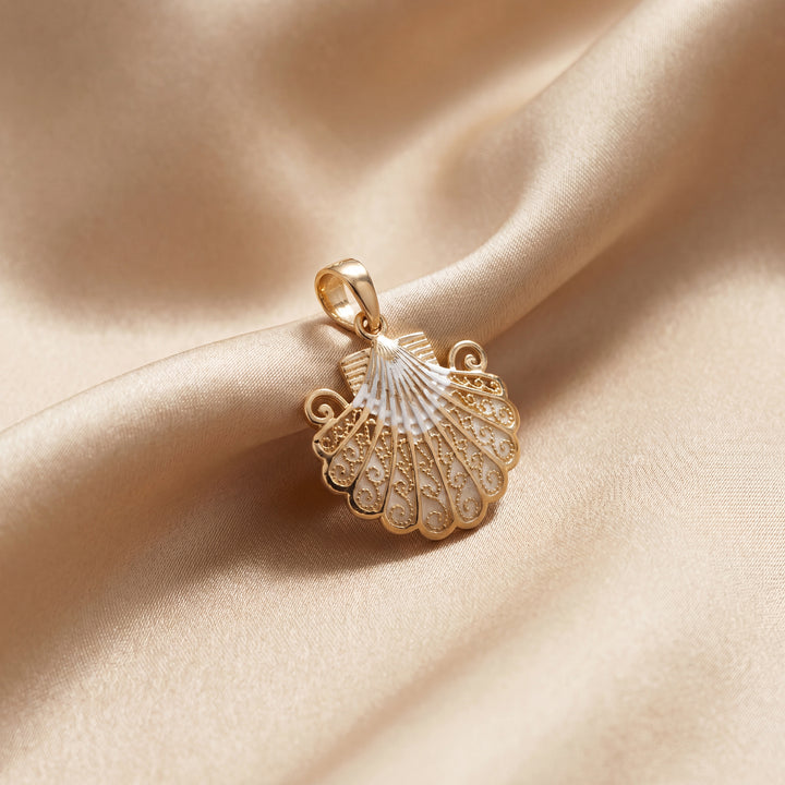Estate 14K Two-Tone Gold Filigree Seashell Pendant