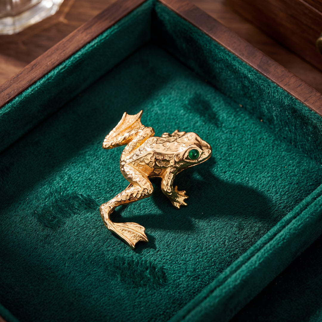 Estate 14K Yellow Gold 0.10CTW Vintage Emerald Frog Brooch