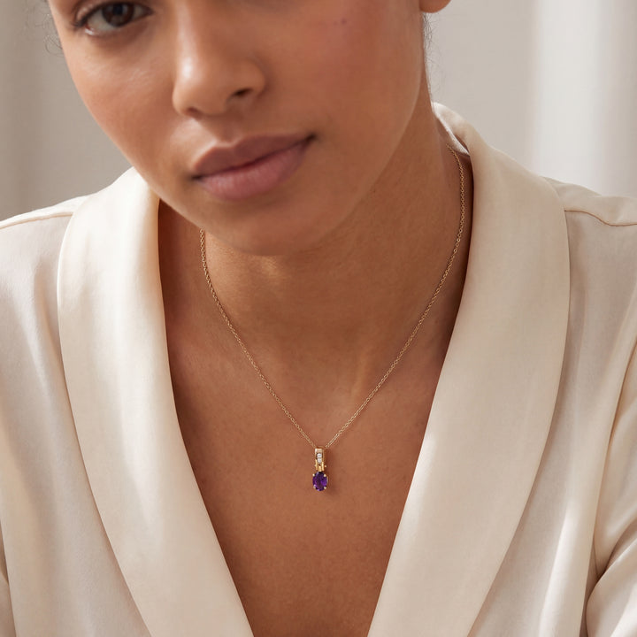 Estate 14KT Yellow Gold 0.65CTW Oval Amethyst and Diamond Pendant