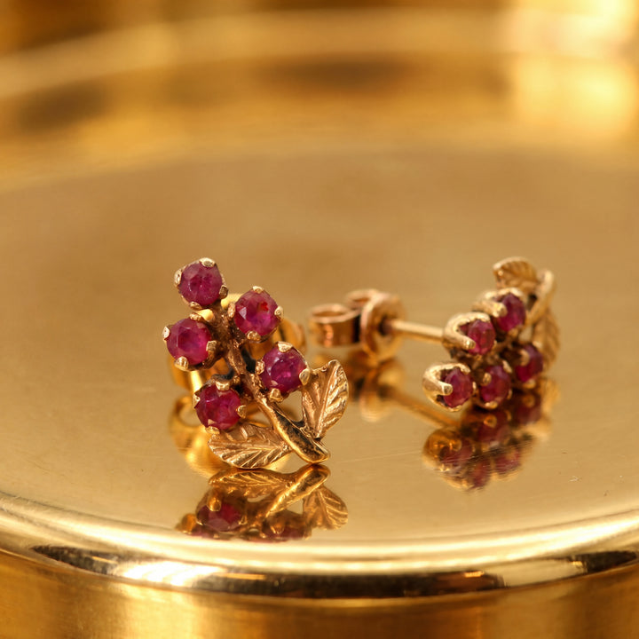 Estate 14K Yellow Gold 0.27 CTW Ruby Floral Motif Vintage Stud Earrings