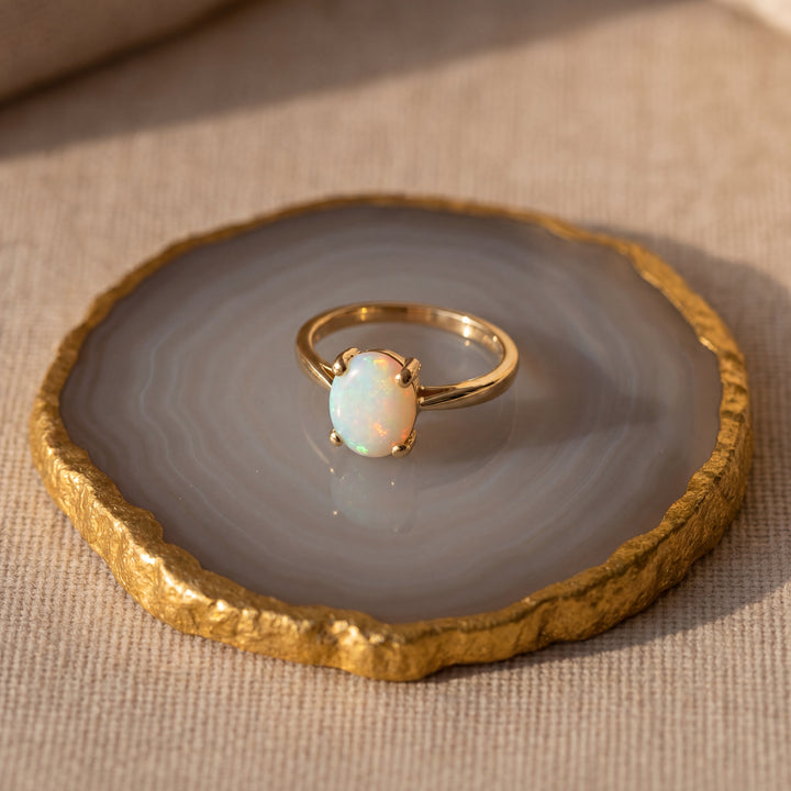 Estate 10K Yellow Gold Oval Opal Solitaire Ring