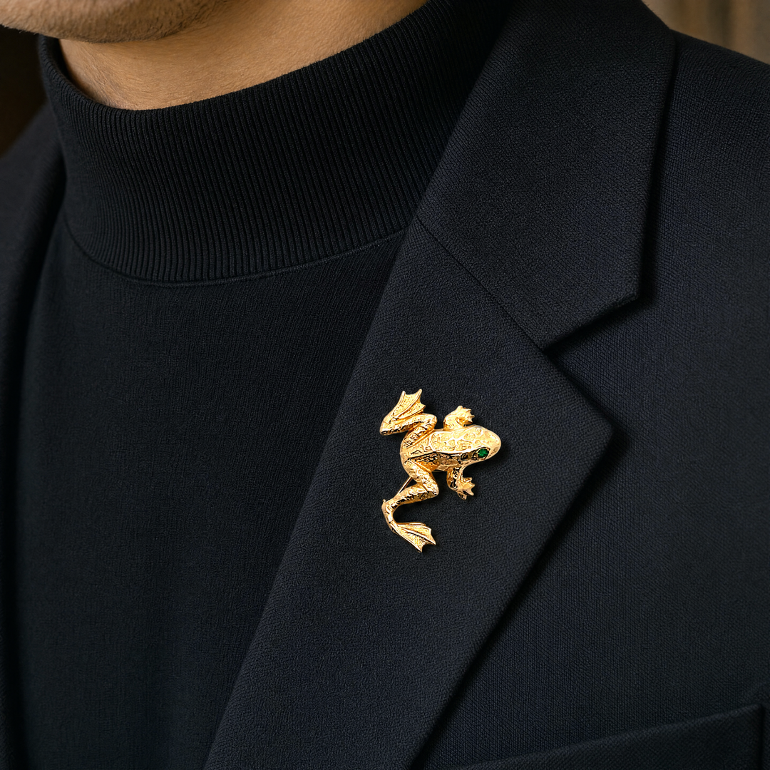 Estate 14K Yellow Gold 0.10CTW Vintage Emerald Frog Brooch