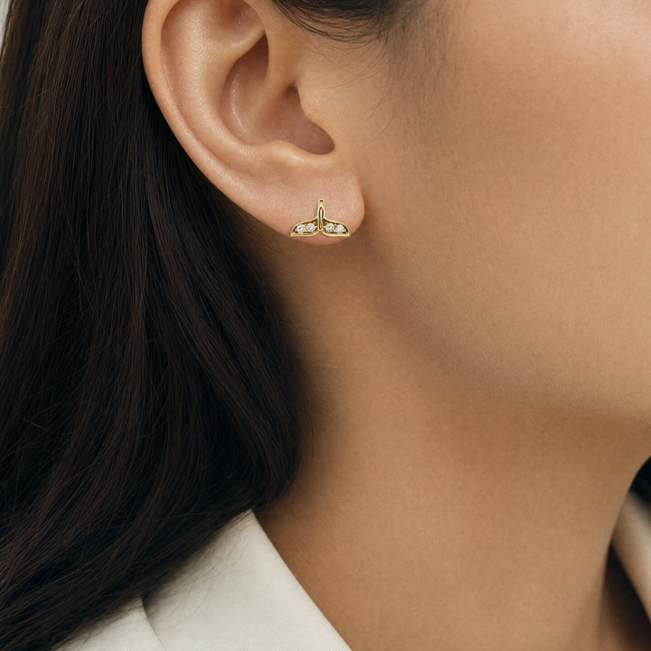 Estate 14KT Yellow Gold Cubic Zirconia Whale Tail Stud Earrings