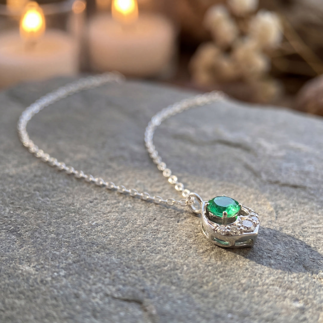 Estate Sterling Silver 0.50CTW Emerald & Diamond Vintage Pendant Necklace