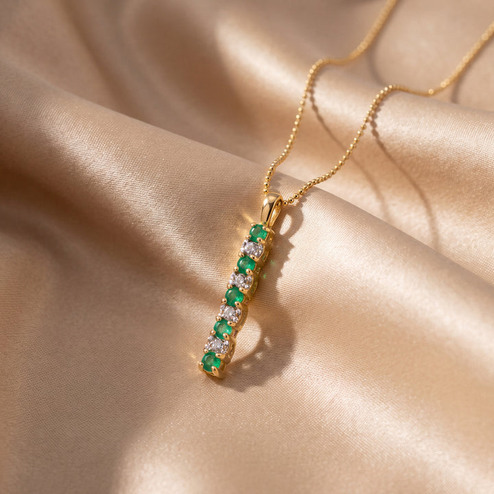 Estate 10K Yellow Gold 0.32CTW Emerald & Diamond Bar Pendant