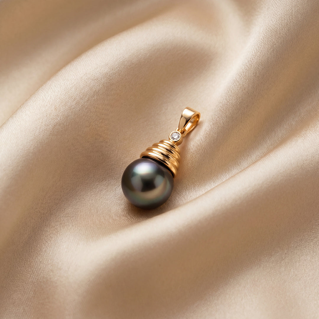 Estate 14K Yellow Gold Grey Pearl & Diamond Vintage Pendant