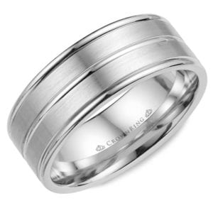 A white gold men's wedding band with a satin finish and horizontal grooves