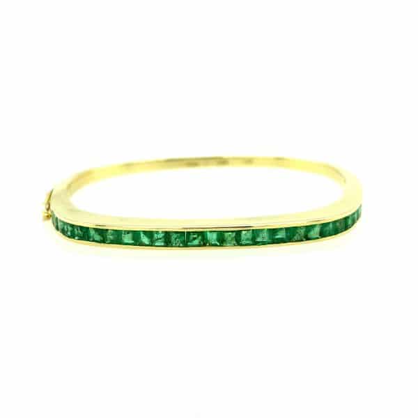 1960s 18 Karat Yellow Gold Emerald Bangle Bracelet