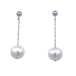 A pair of 14 karat white gold dangle drop earrings with freshwater pearl drops on rope chains