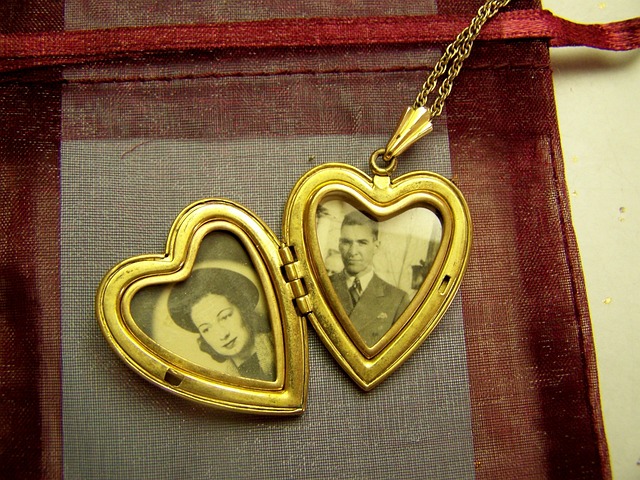 gold vintage estate locket necklace